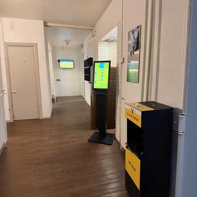 digitale-informatiezuil-2-villa-de-kroon